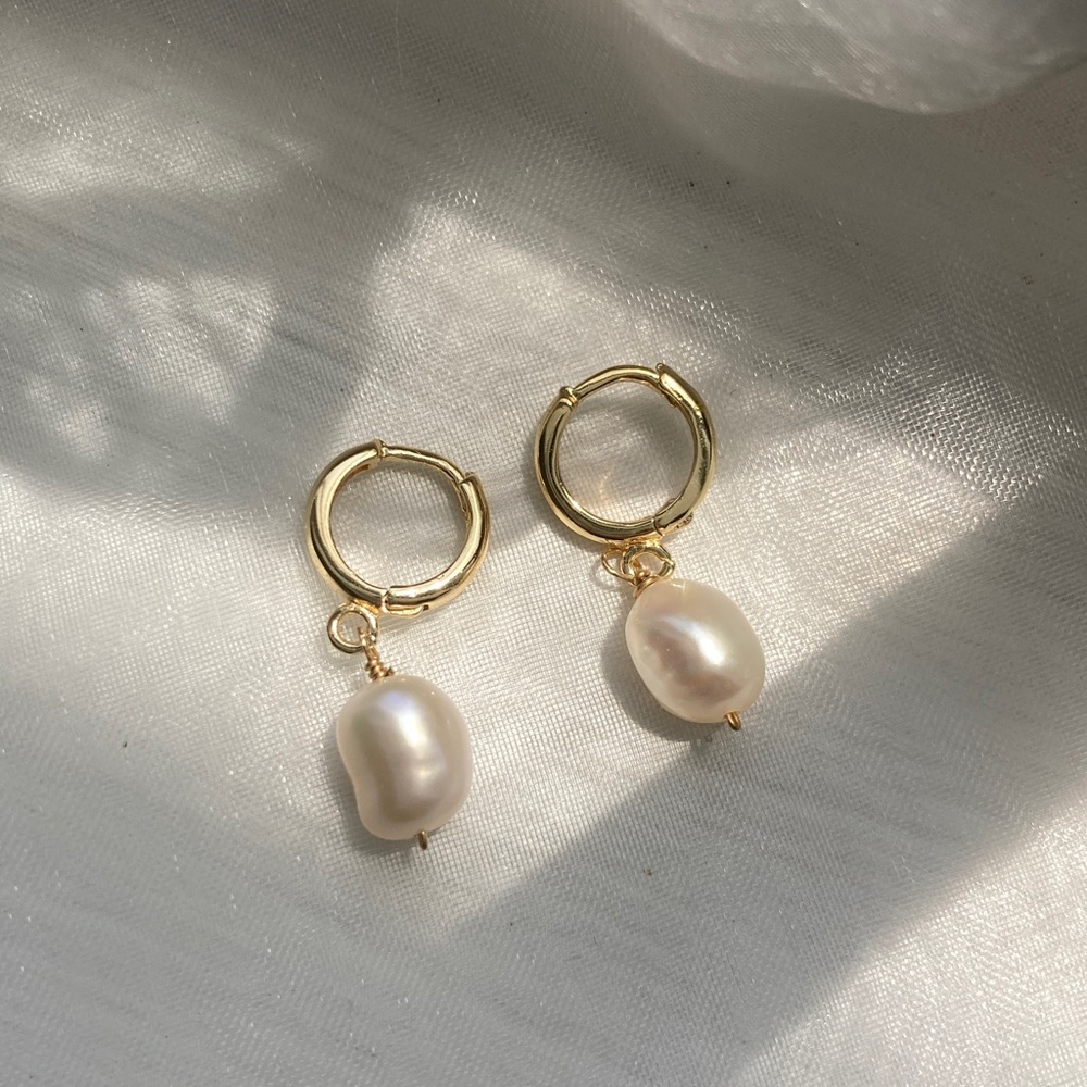 Handmade earrings- Pearl earrings ; baroque style; baroque pearls